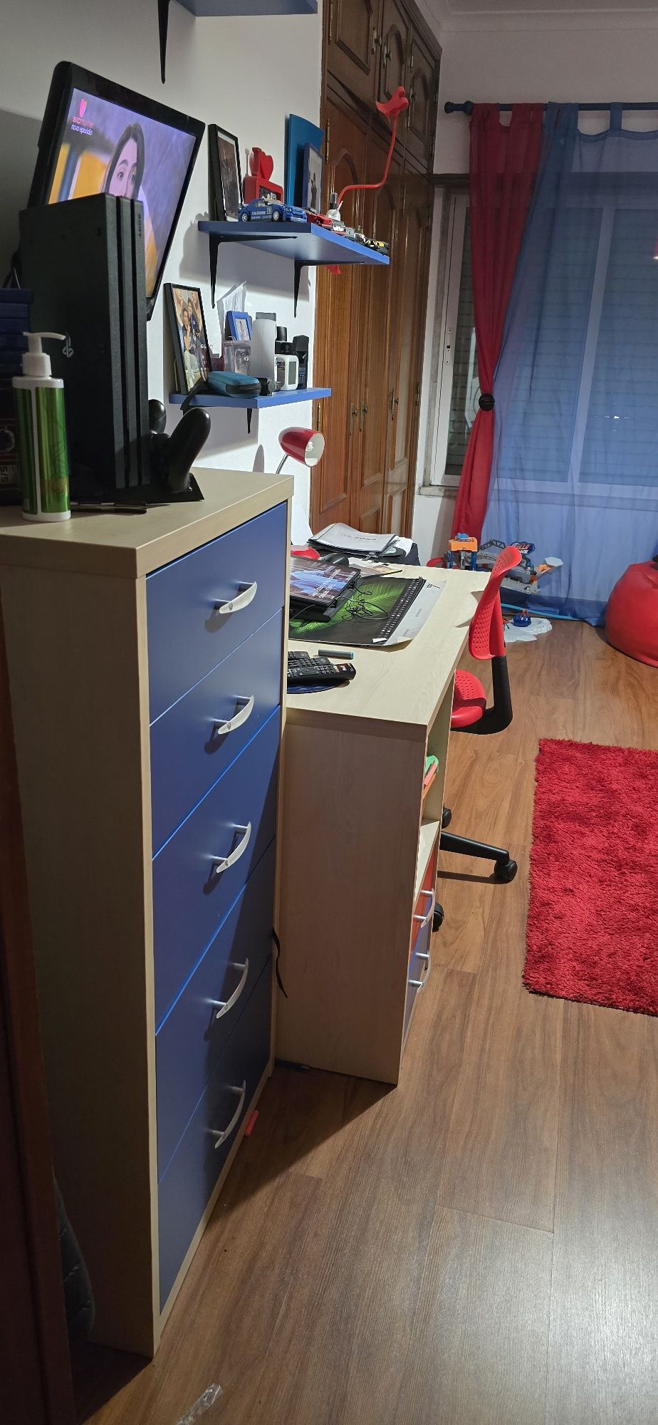 Quarto juvenil usado