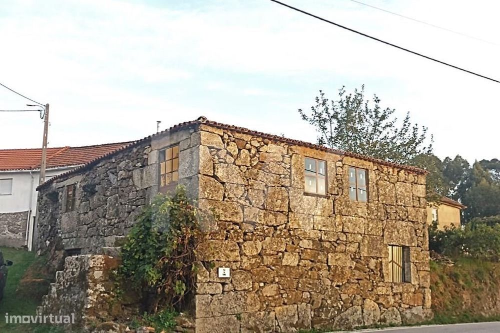Moradia para venda, próxima de São Pedro do Sul