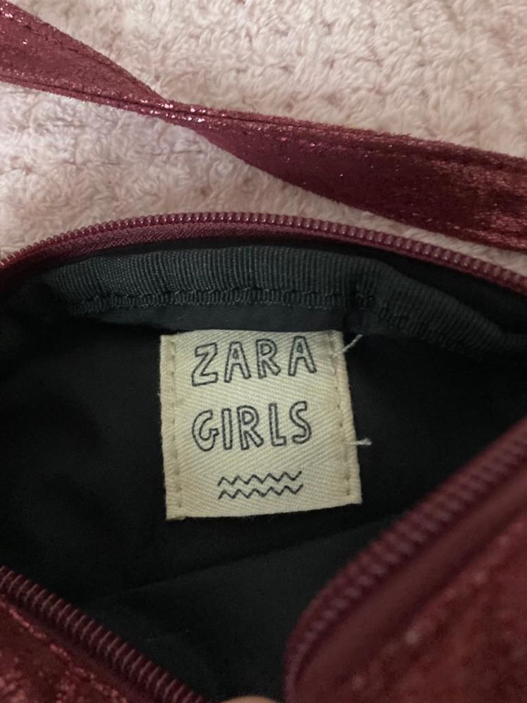 Zara Girls Dziewczęca torebka z kokardką błyszcząca bordowa Długi pase