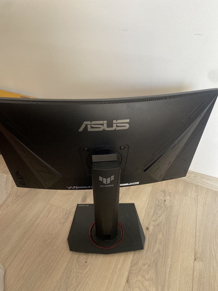 Nowy Monitor Asus zagiety