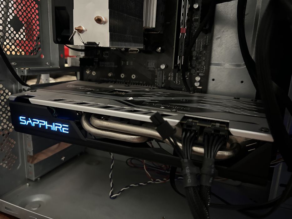 Продам Radeon RX5800 Sapphire nitro+