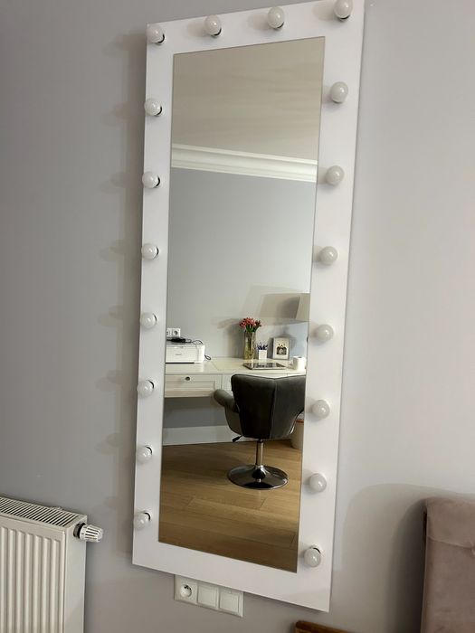 2 duże lustra wraz z oświetleniem