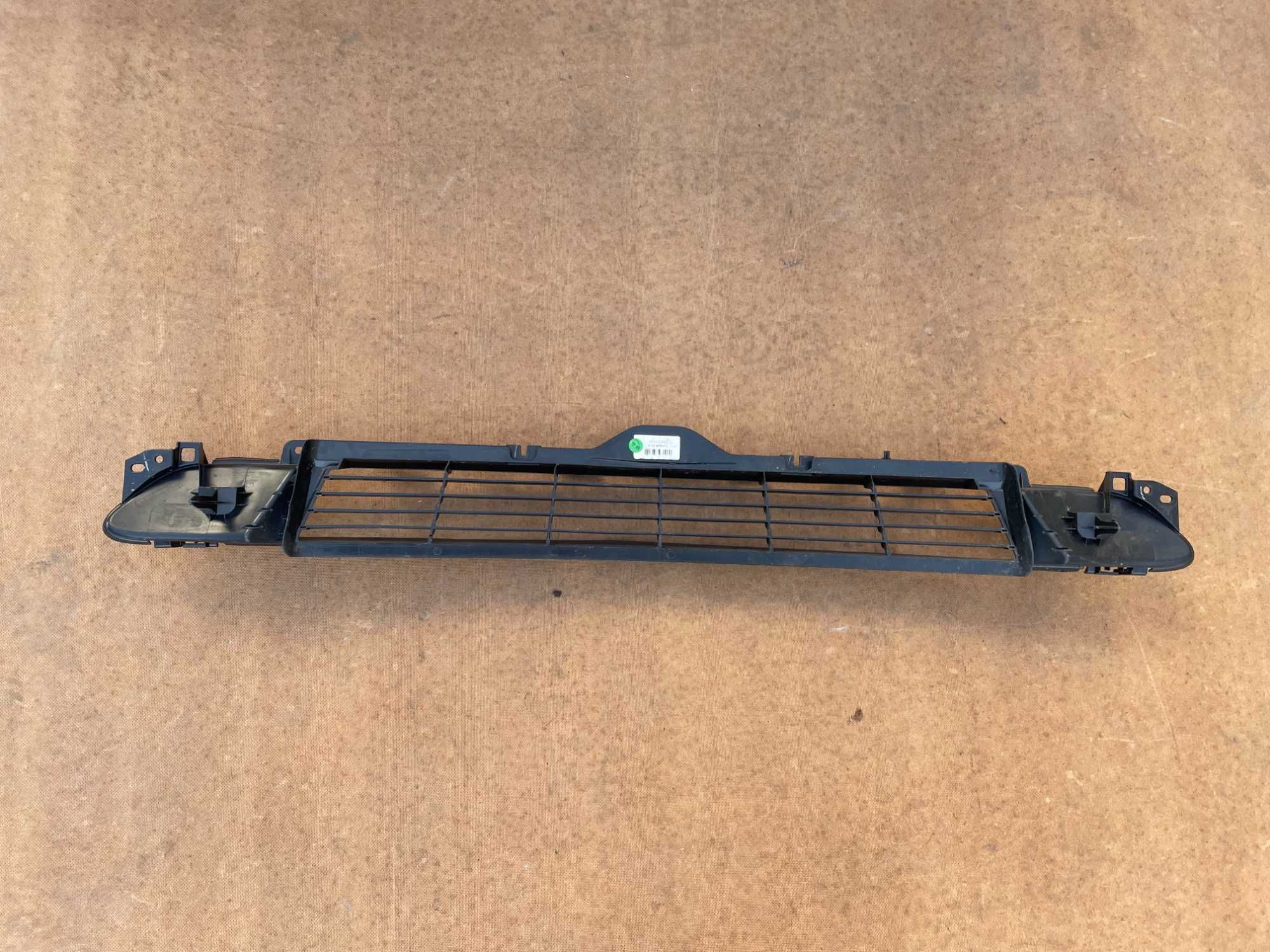 Решітка переднього бампера tesla model 3 оригінал 1516848-00-a Tesla 3