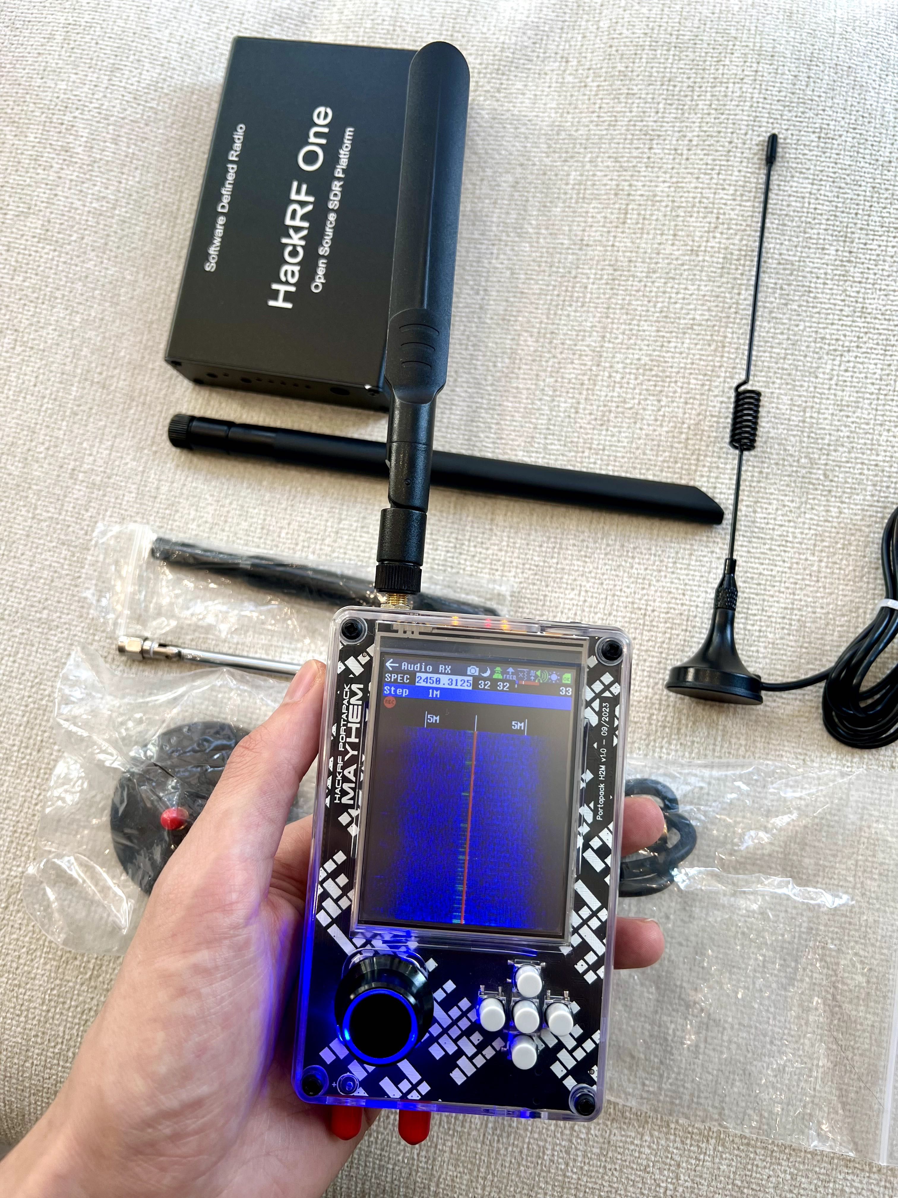 SDR PortaPack H2 + HackRF One з антенами та металевим корпусом
