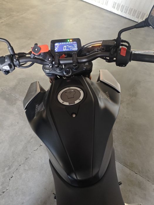 Honda CB125R como nova