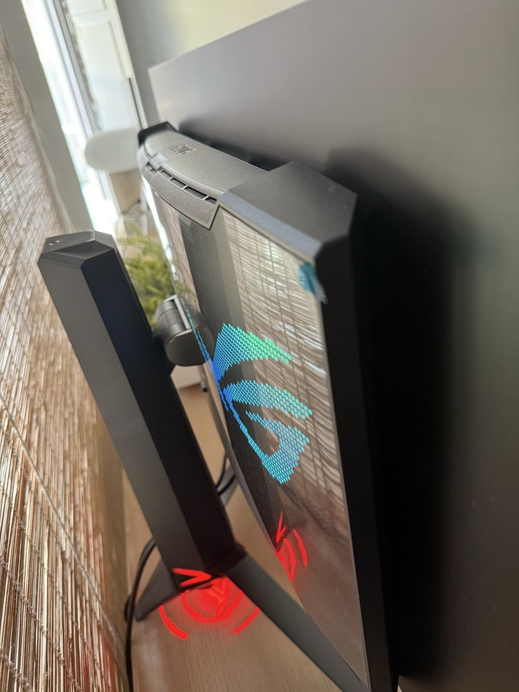 Asus Rog Swift PG32UCDM 32” 4K OLED 240Hz