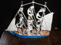 Caravela portuguesa em miniatura
