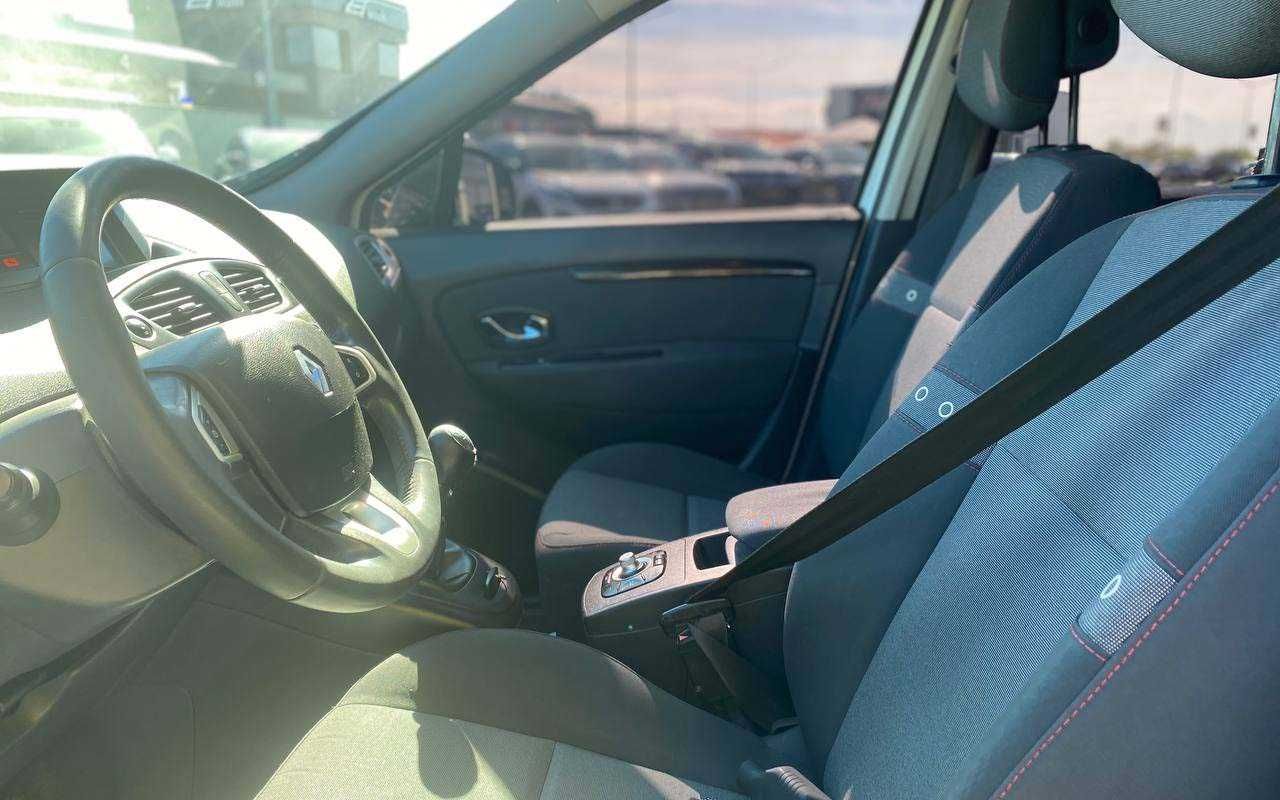 Renault Scenic 2012