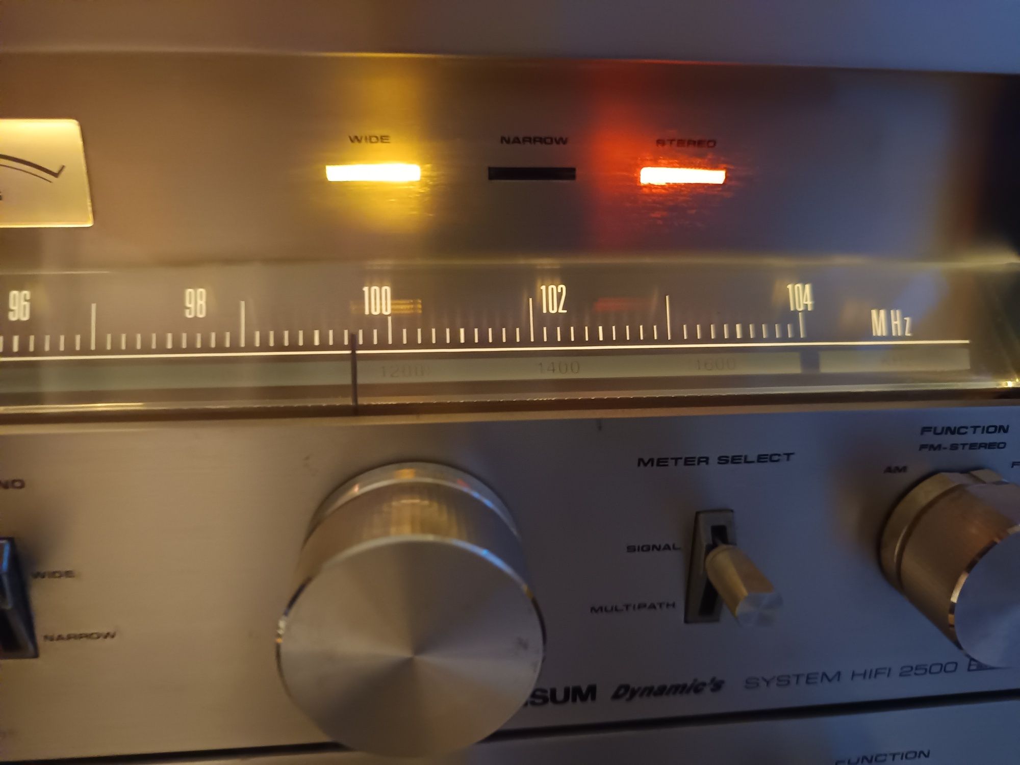 Universum Dynamics System 2500 Amp i tuner  Urlop 12-24.07.2025r.