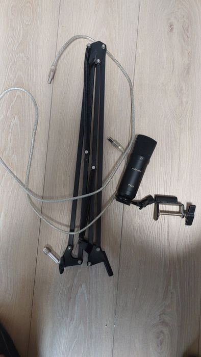 Mikrofon pojemnościowy novox nc1 z statywem.