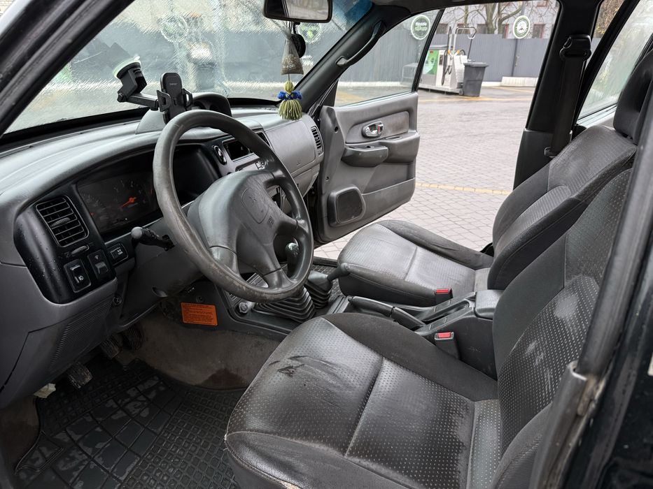 Mitsubishi L200, Левый руль, 2.5 турбо дизель, 4х4