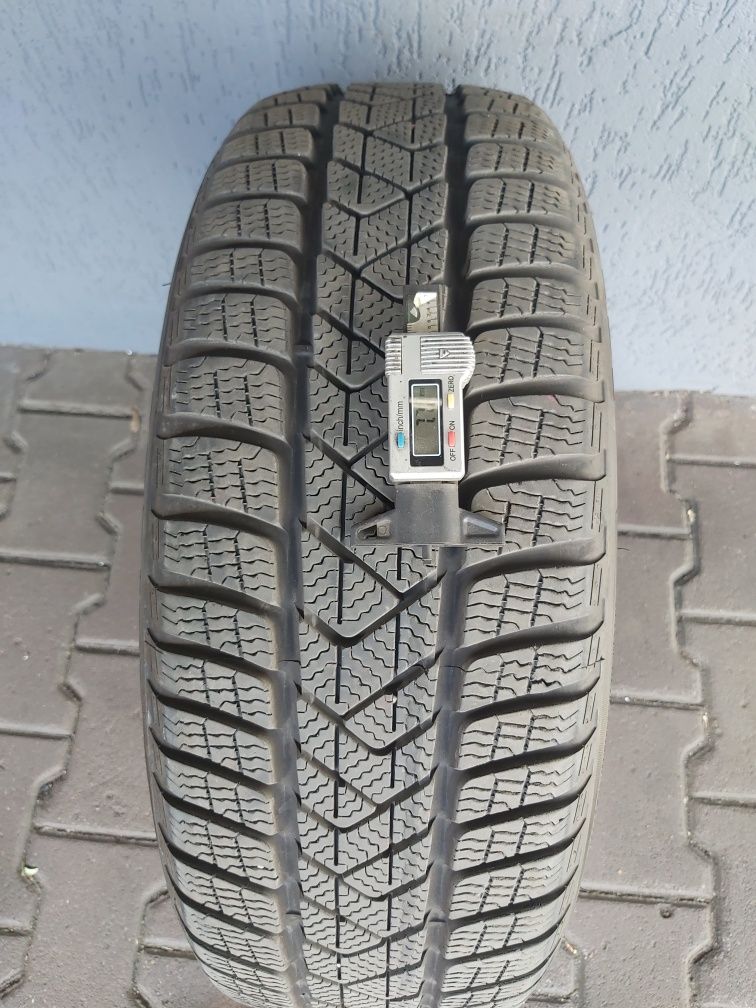 Opona Pirelli Sottozero 3   1szt   7MM