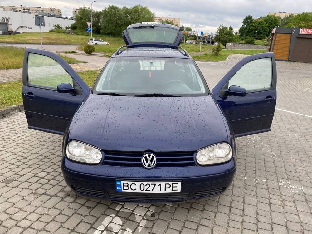 Volkswagen Golf 2000 (Універсал)