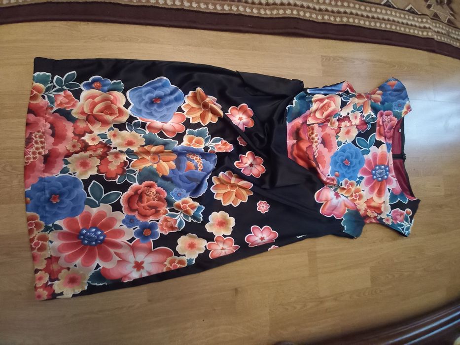 Cudna sukienka w kwiaty 46