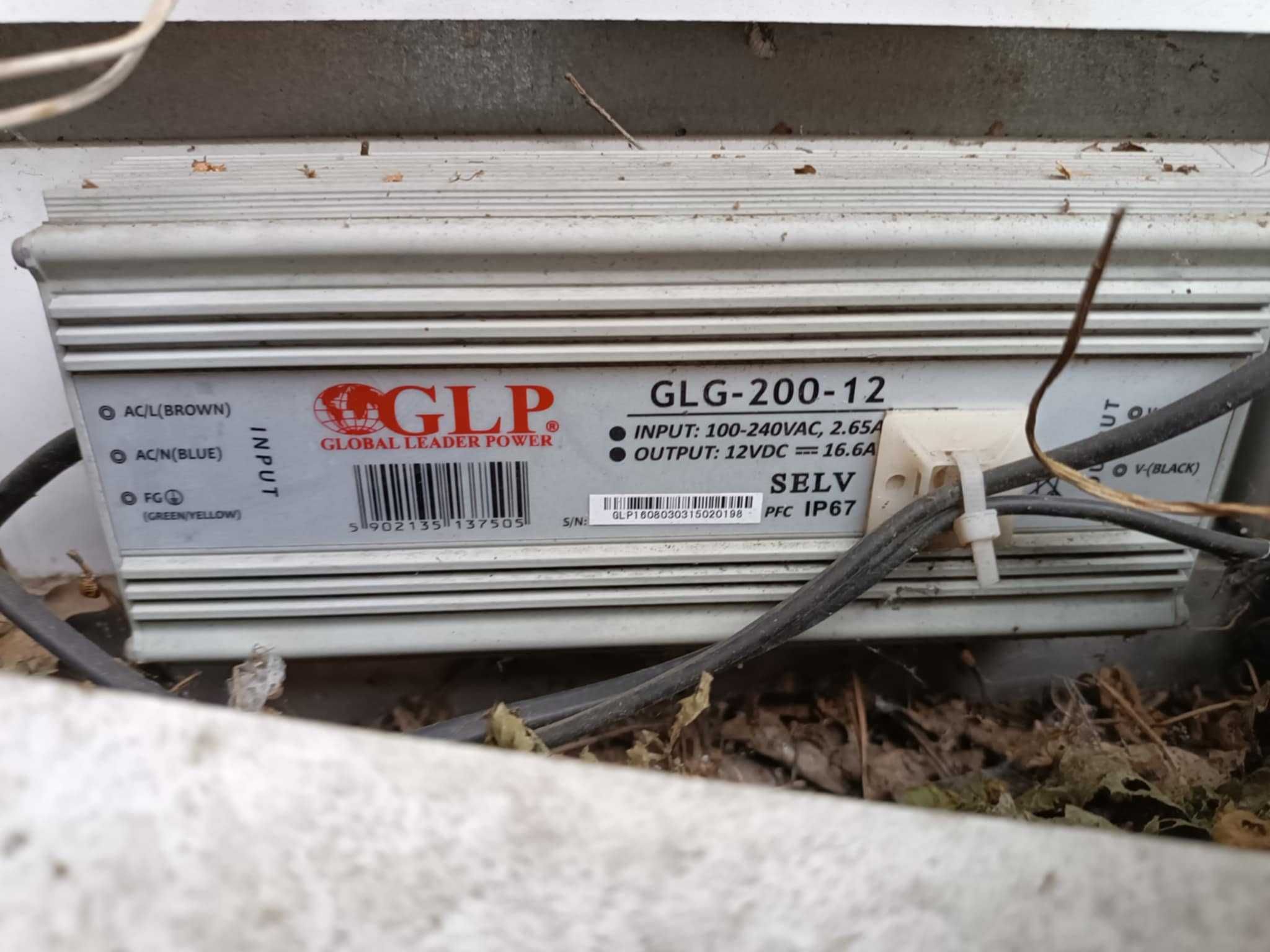 konstrukcja podświetlanej reklamy