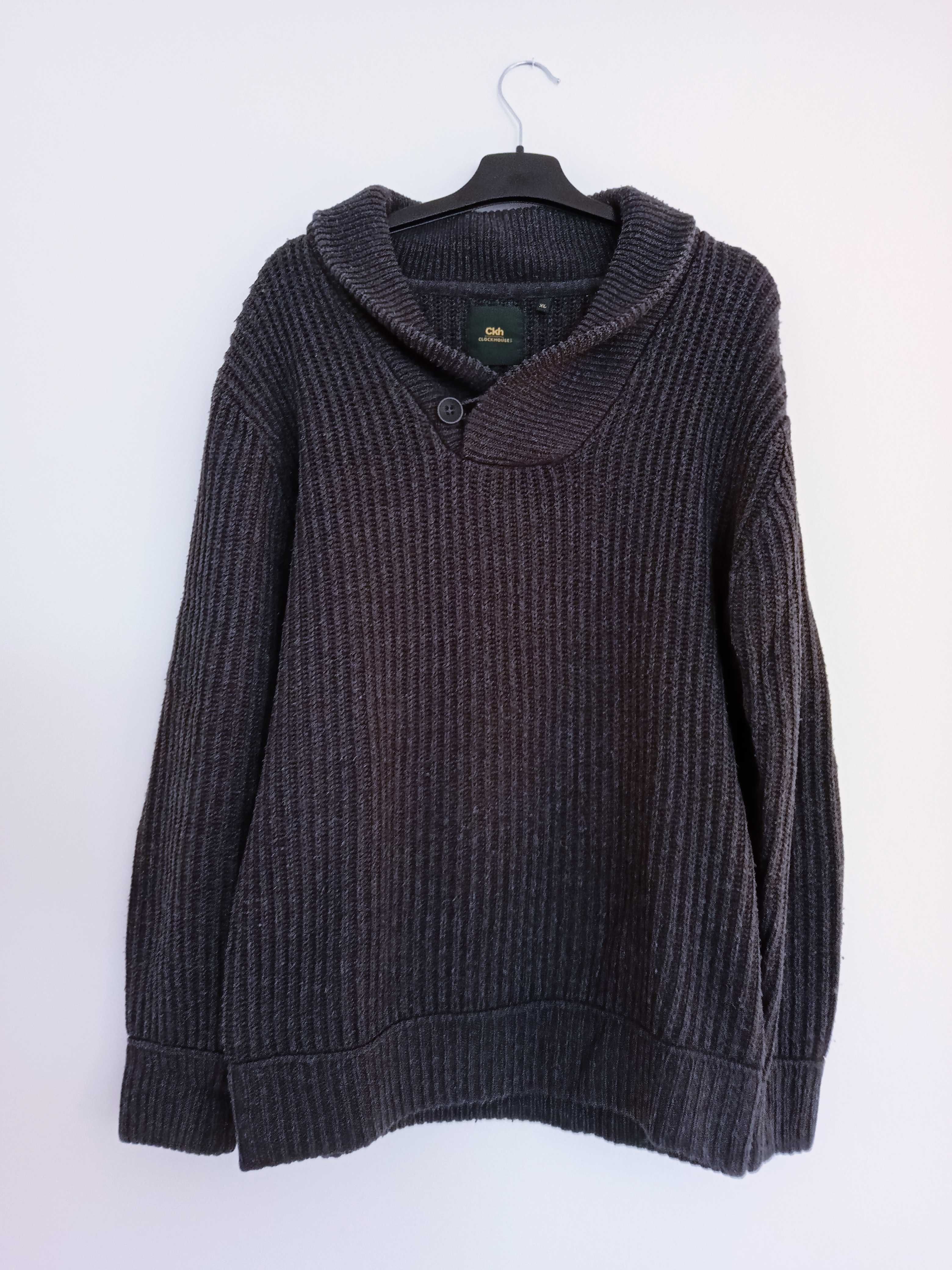 Sweter z szalowym kołnierzem
