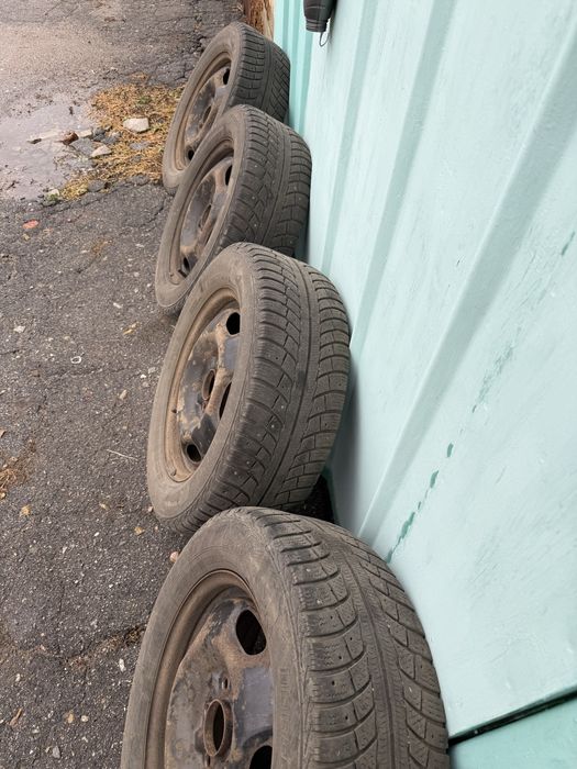 Продам комплект диски + резина R16