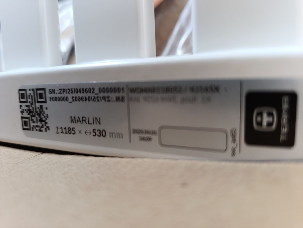 Grzejnik łazienkowy MARLIN 1185x530 RAL 9016 MAT SX