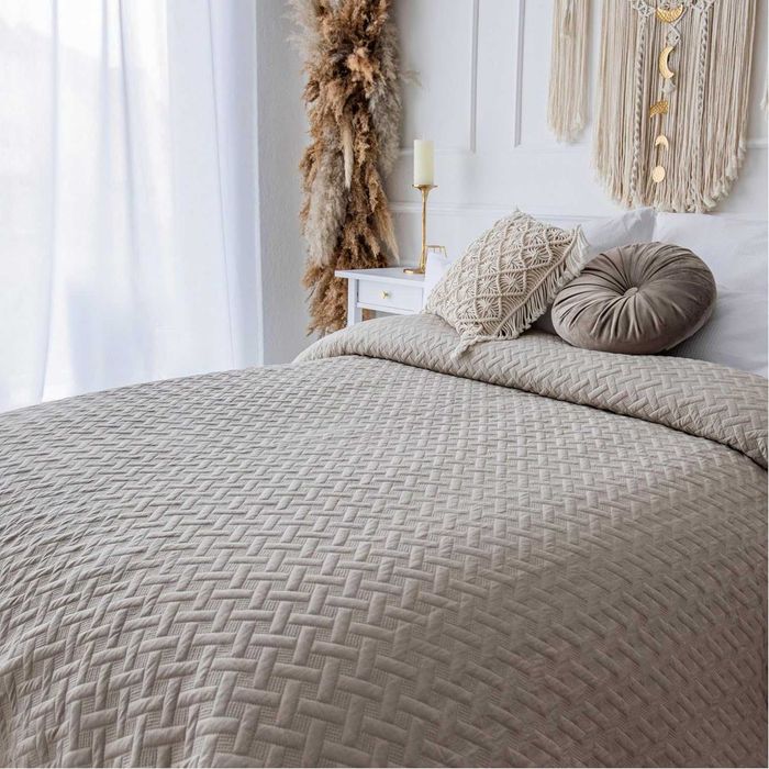 Pikowana narzuta na łóżko, 240 x 260 cm, beżowa, pikowana