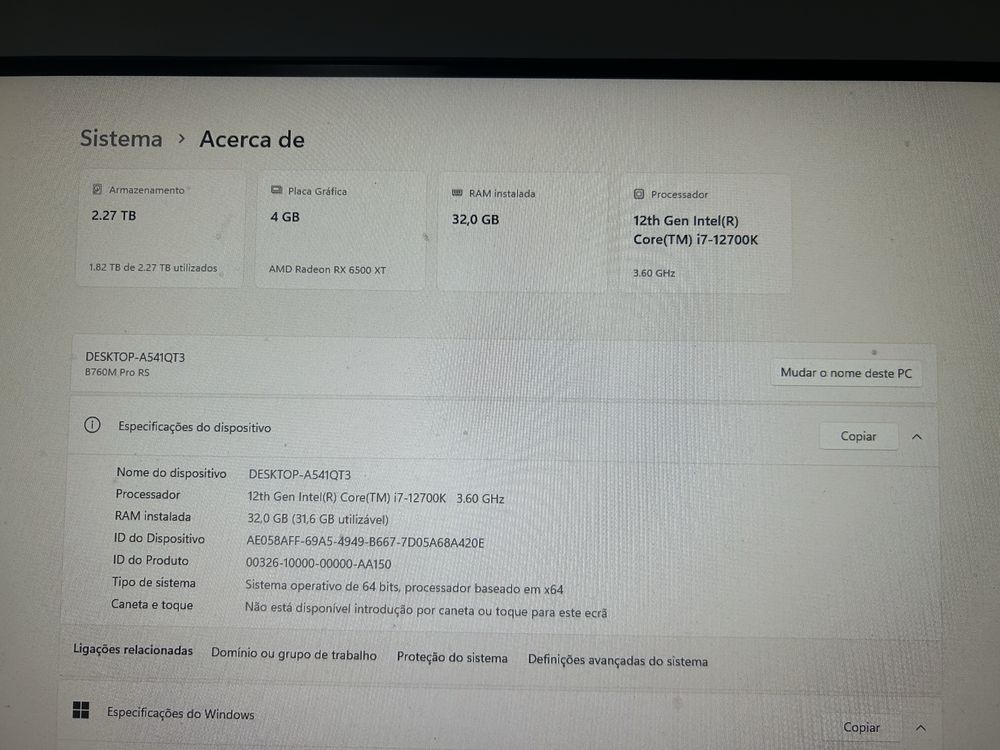 Setup gaming com perifericos.