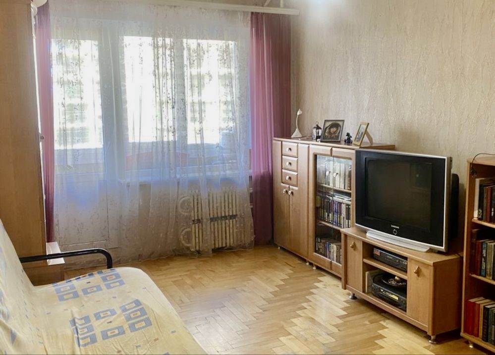 Продаётся 3 ком . квартира по ул Бородинская !