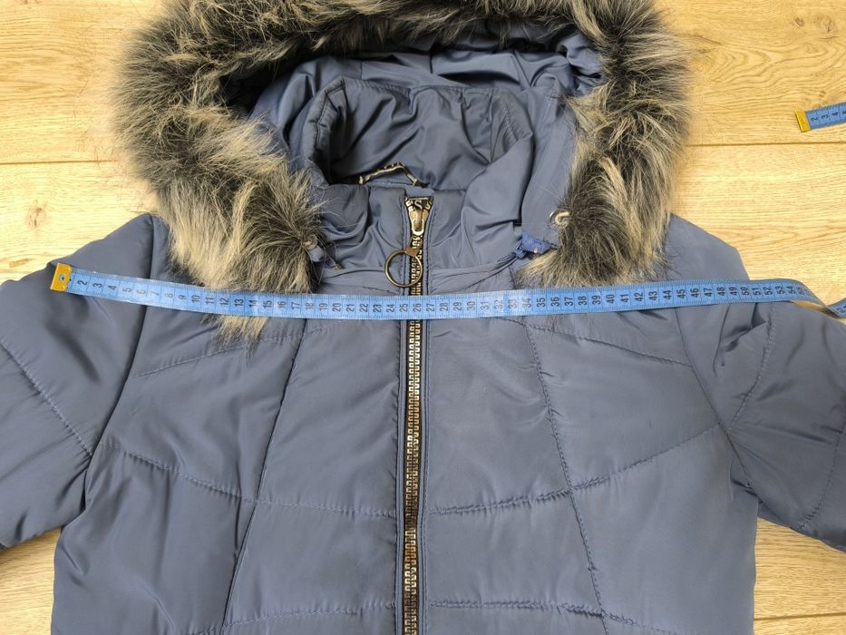 Зимова куртка на дівчинку підлітка