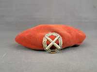 Wojskowy beret niemiecki, czerwony rozm. 58