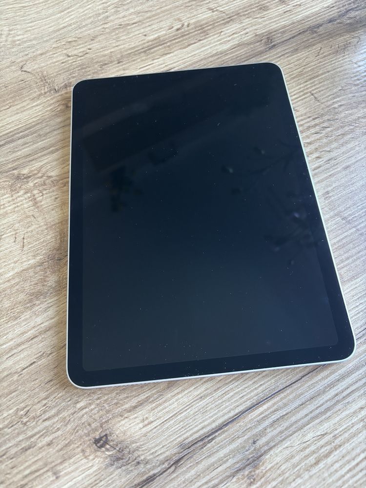 iPad Air 11” M2 128GB + Combo Touch + Apple Pencil – jak nowy!