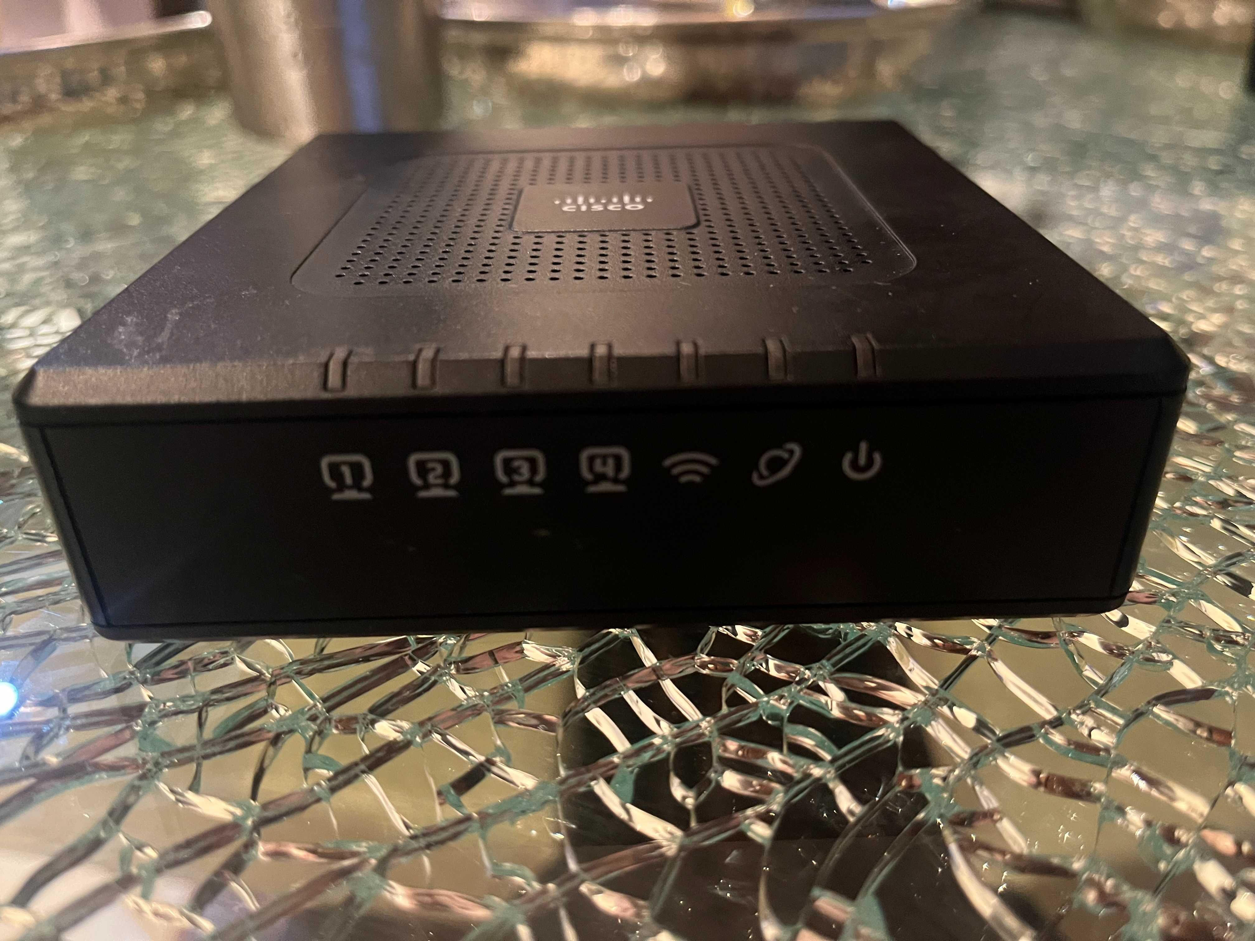2 Routery bezprzewodowe Cisco Linksys WRT54GH, 4 porty LAN, 1 port WAN