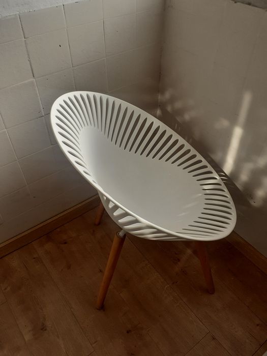 Cadeira oval bom estado