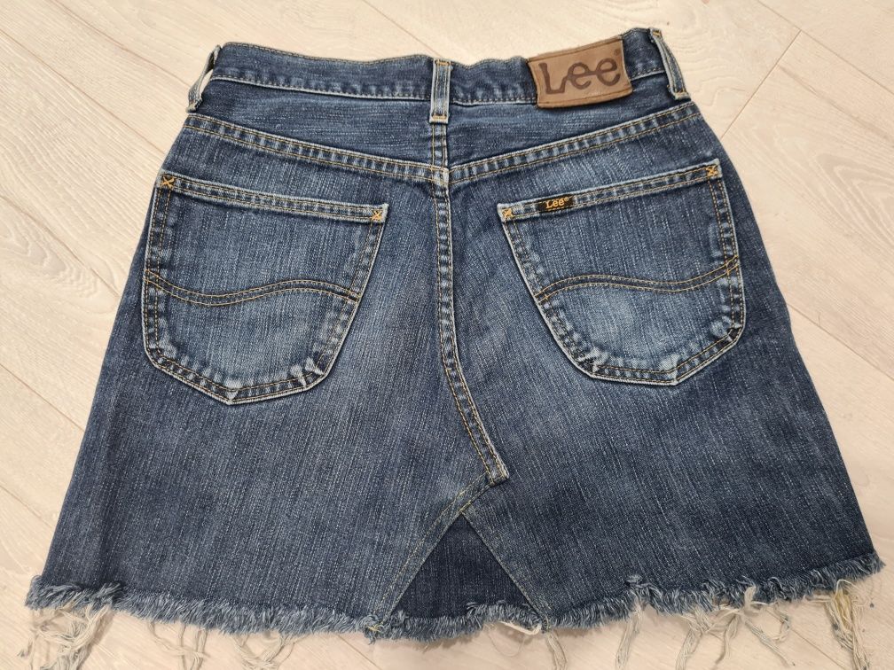 LEE krótka spódnica jeans r. 27 strzępiona