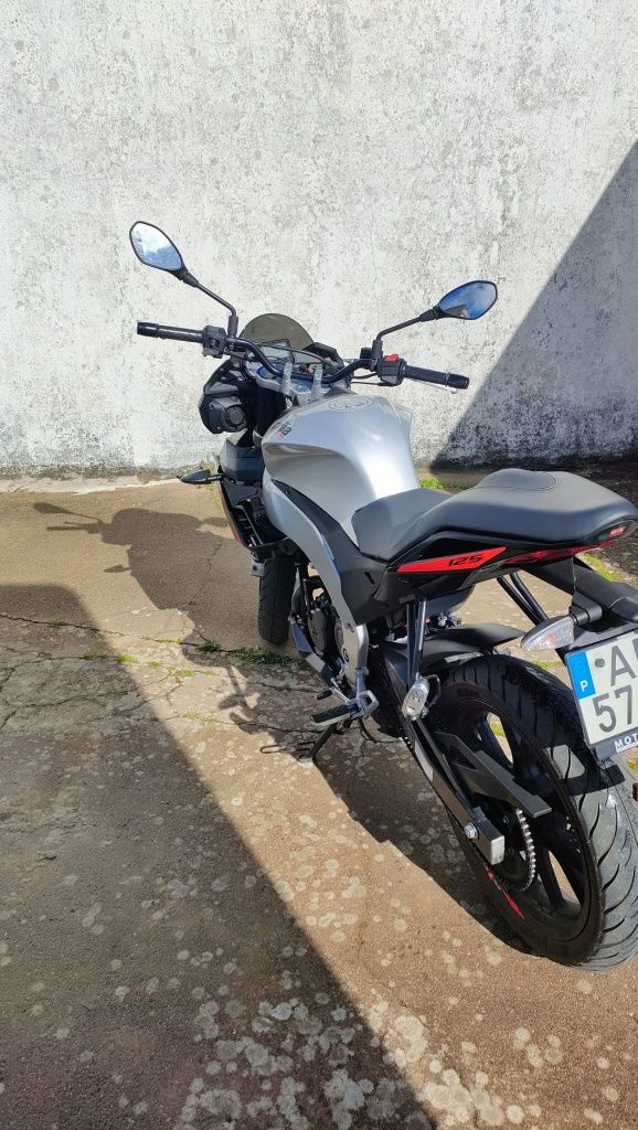 Aprilia Tuono 125