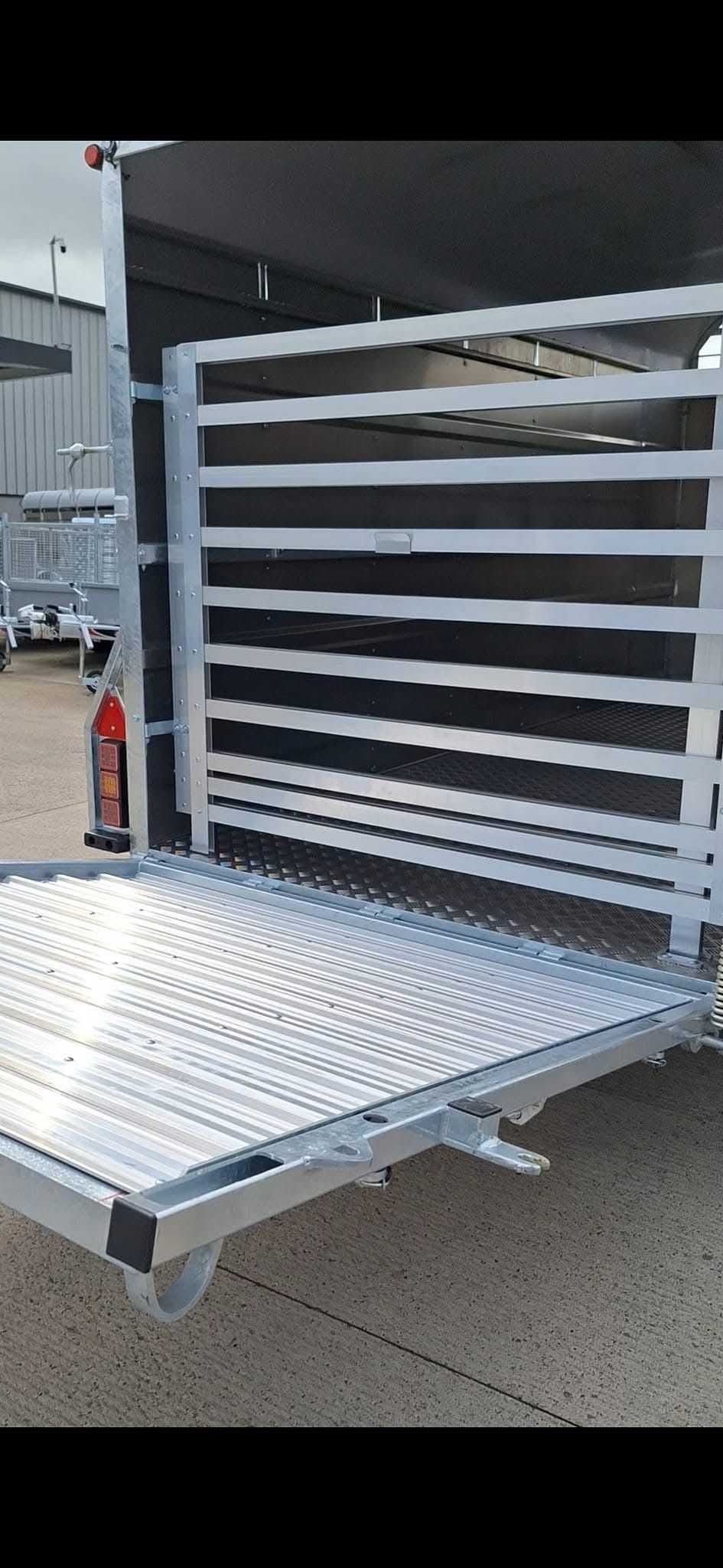 Reboque Nugent Modelo Gado LH4318T