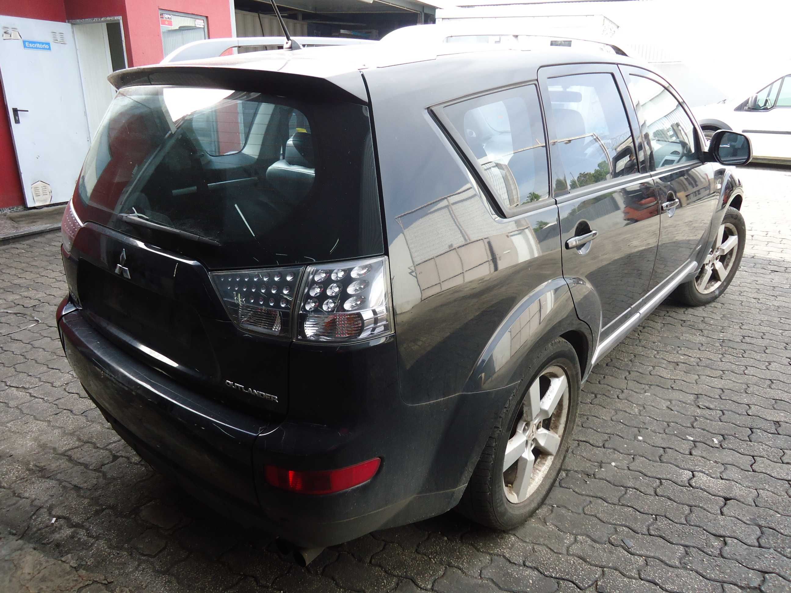 Mitsubishi Outlander Elegance 2.0 Di-d (BSY) de 2007 só ás peças