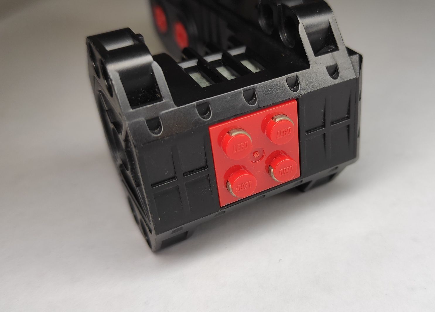 2x LEGO silnik + mix GRATIS
