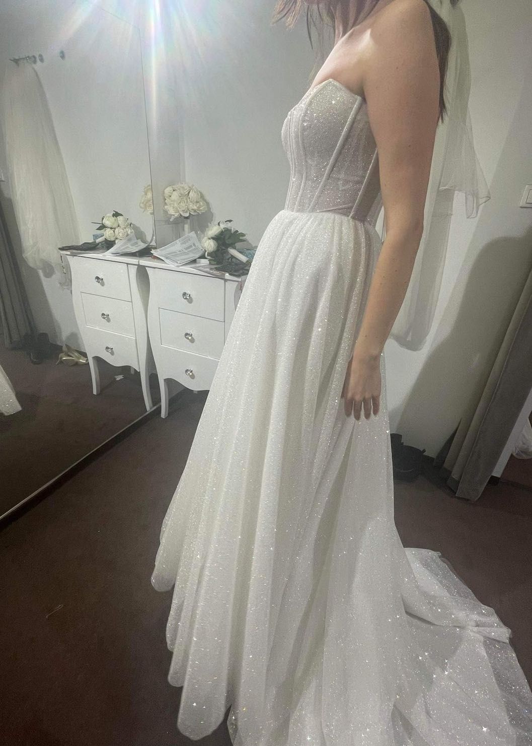 Brokatowa suknia ślubna