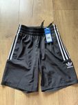 дитячі нові шорти adidas