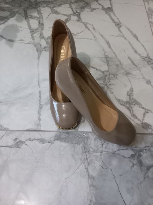 Туфлі жіночі бежеві