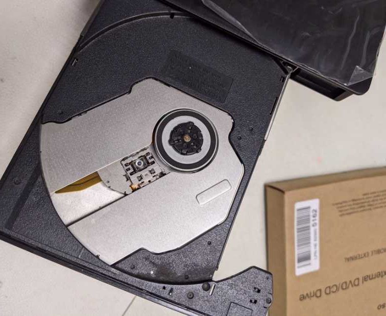 Портативный внешний CDRW/DVD-ROM привод