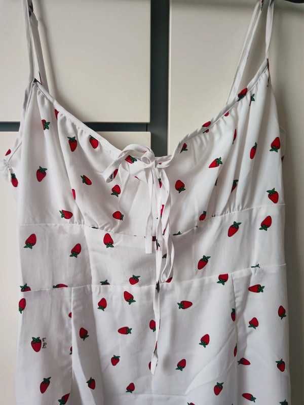 Truskawkowa sukienka na ramiączkach r. s truskawki