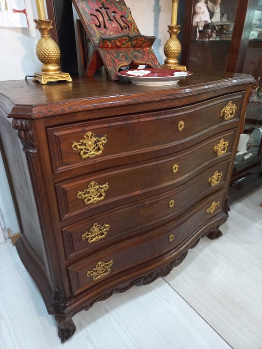 Cómoda Bombé formato bojudo