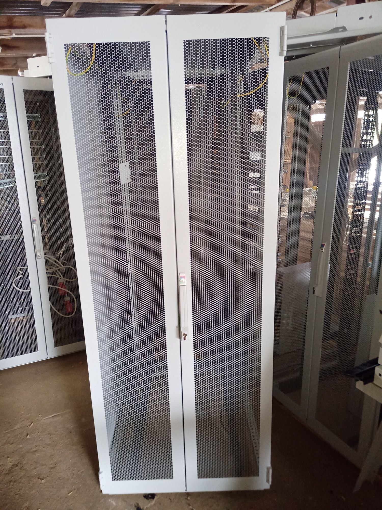 Szafa rack  RITTAL 42U 800x2000x1000