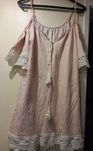 Vestido de algodão rosa e branco