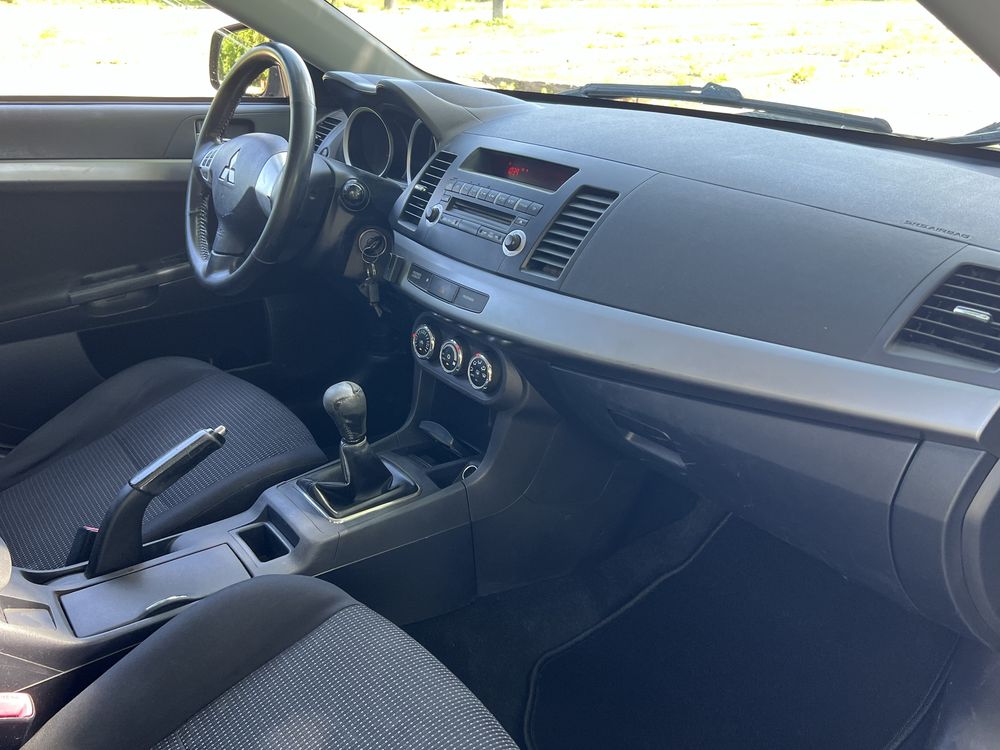 Mitsubishi Lancer_1.6 benzyna_Klima_Bez rdzy_2xkomplety kół