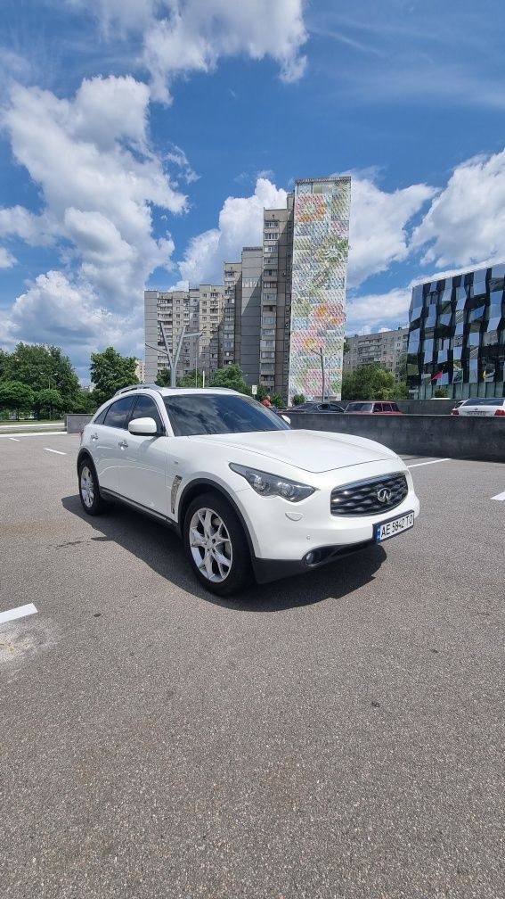 Infinity FX37S официальный.  НЕ Америка!!!
