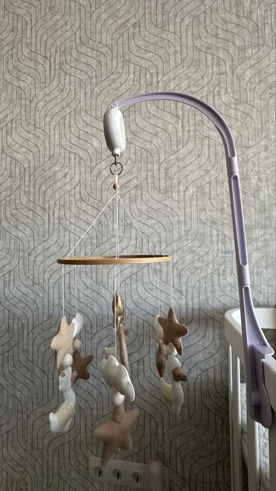 Мобіль в колиску