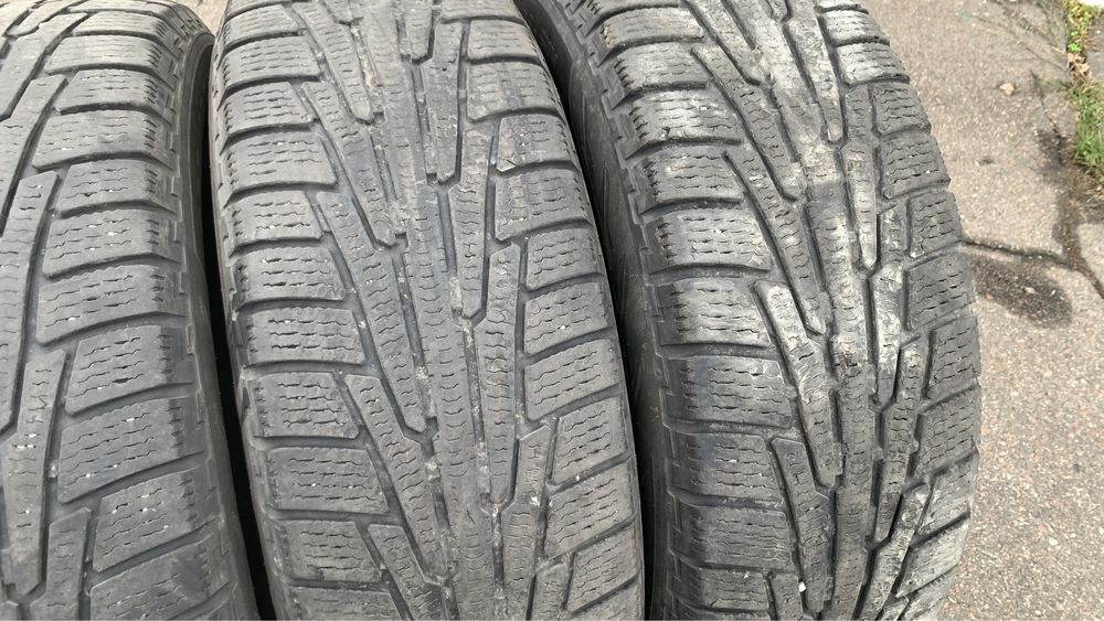 Зимові шини 225/65 R17 Nokian