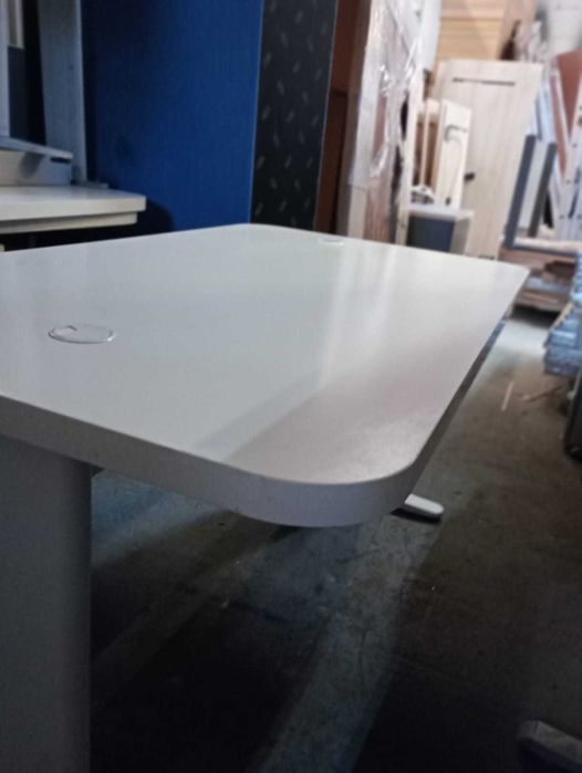 Biurko z półką na klawiaturę 140x80 białe biurka stoły biuro dom