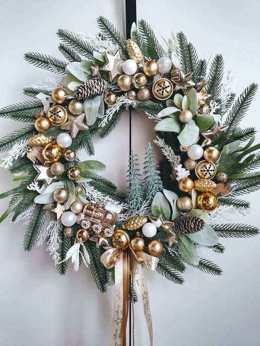 Wianek bożonarodzeniowy świąteczny złoty biały choinki ciuchcia