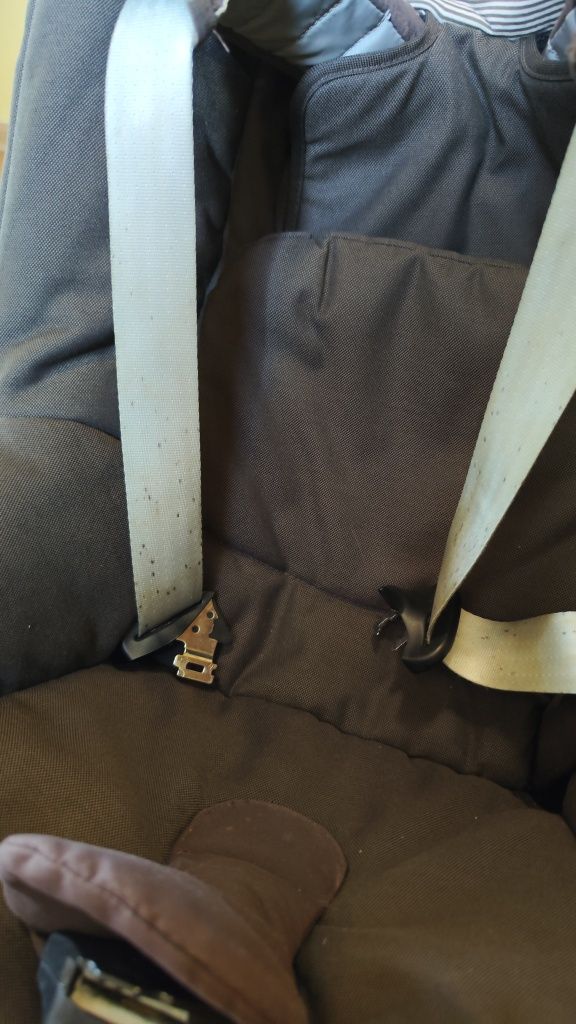 Fotelik maxi Cosi 2wayPearl z baza ISOFIX 2wayFix